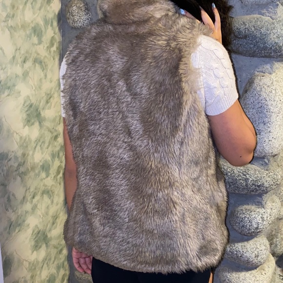 Zara Furry Vest - Picture 3 of 3